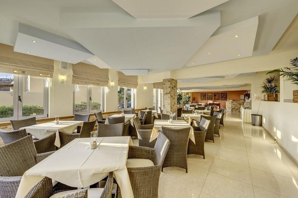 Sunrise Beach Suites Azolimnos Exterior photo