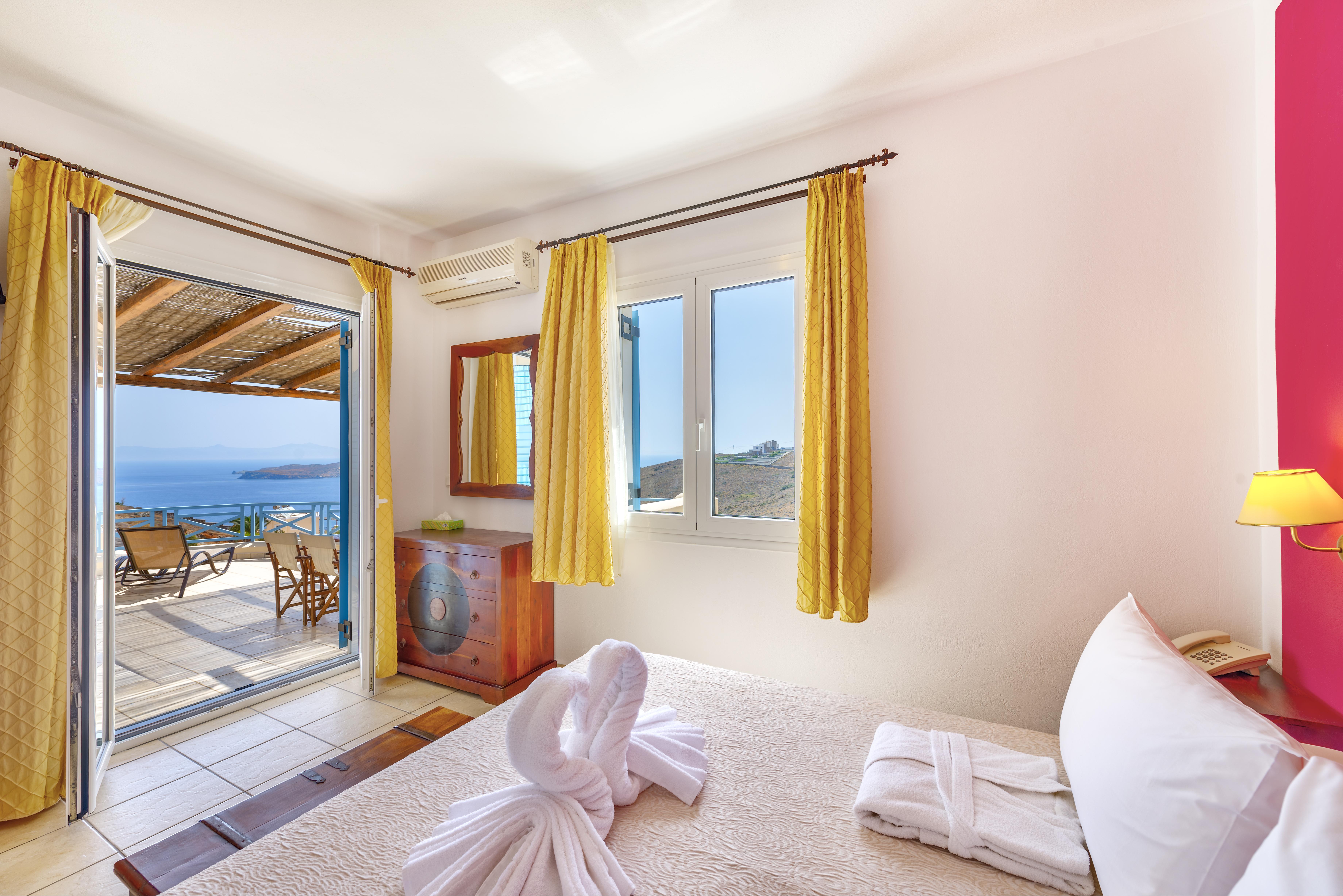 Sunrise Beach Suites Azolimnos Exterior photo