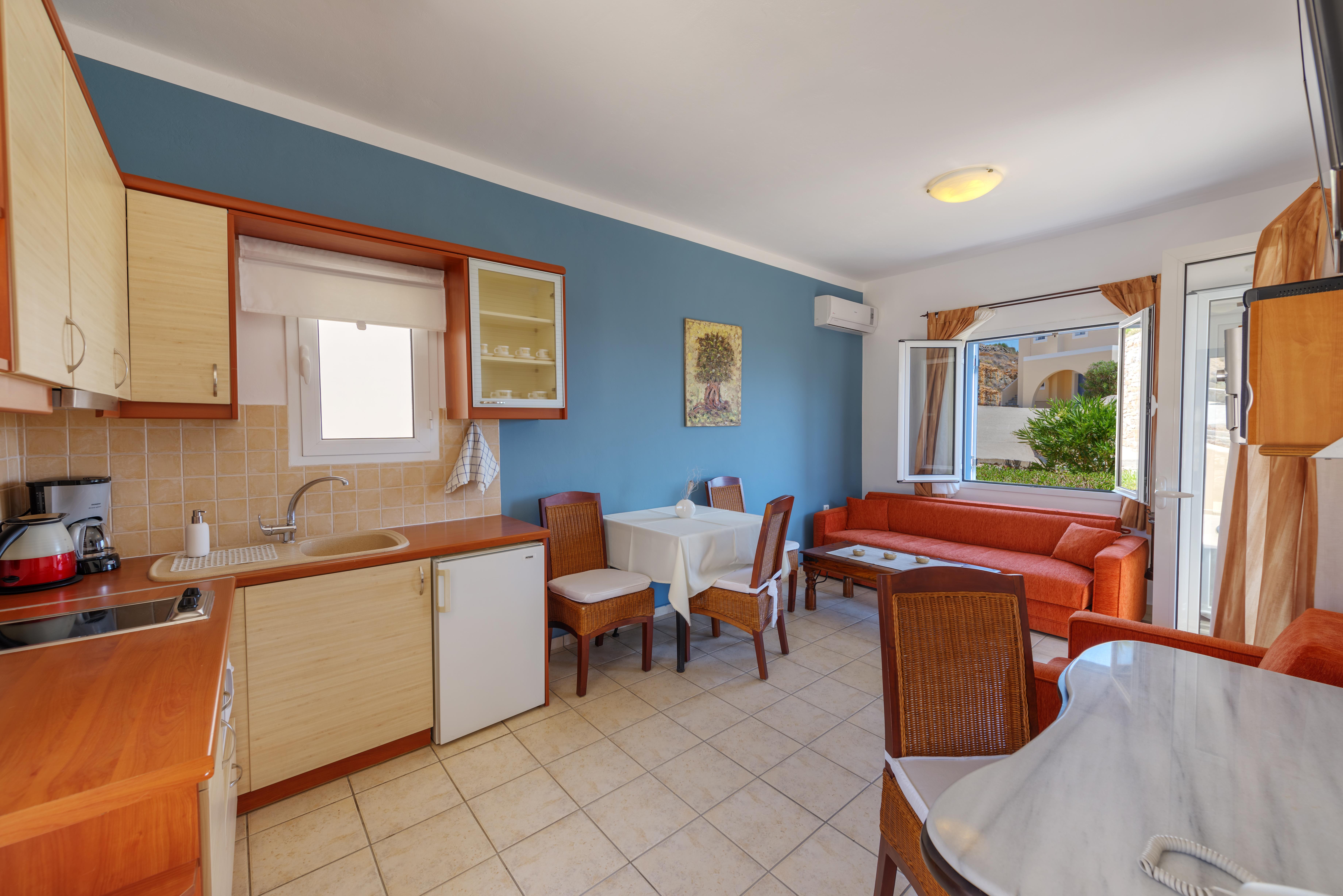 Sunrise Beach Suites Azolimnos Exterior photo