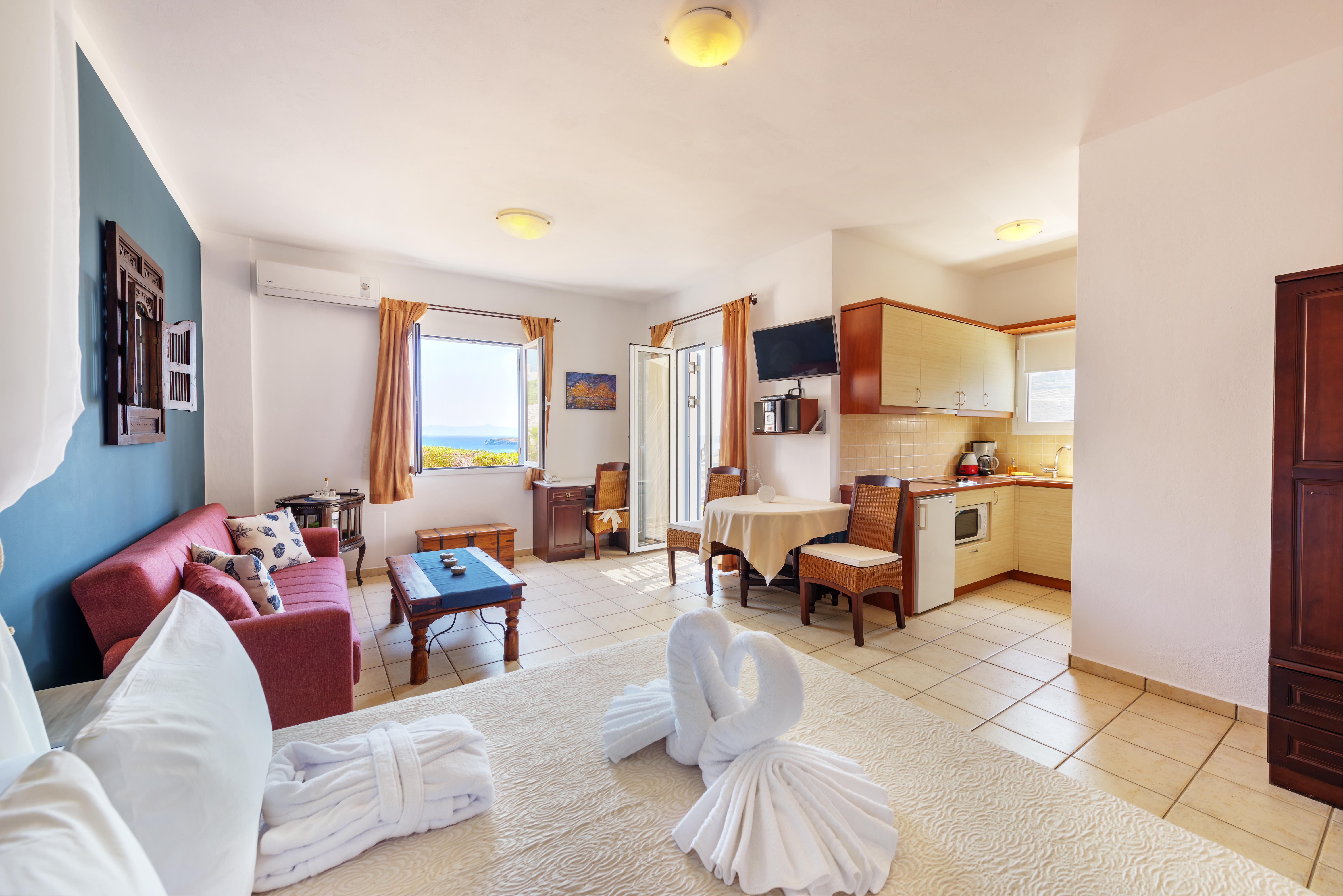 Sunrise Beach Suites Azolimnos Exterior photo